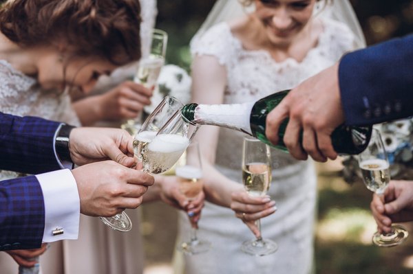 Comment choisir le champagne parfait pour votre mariage ?